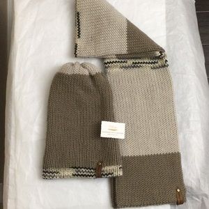 Samson Knit Reversible Beanie and Scarf Set (Item # 916)